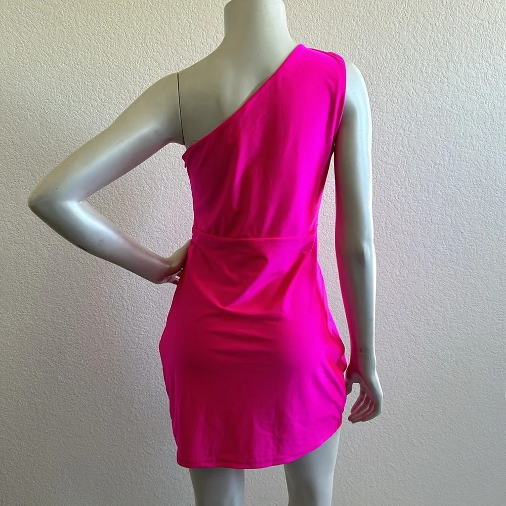 Superdown Hot pink one-shoulder mini dress - Picture 4 of 8